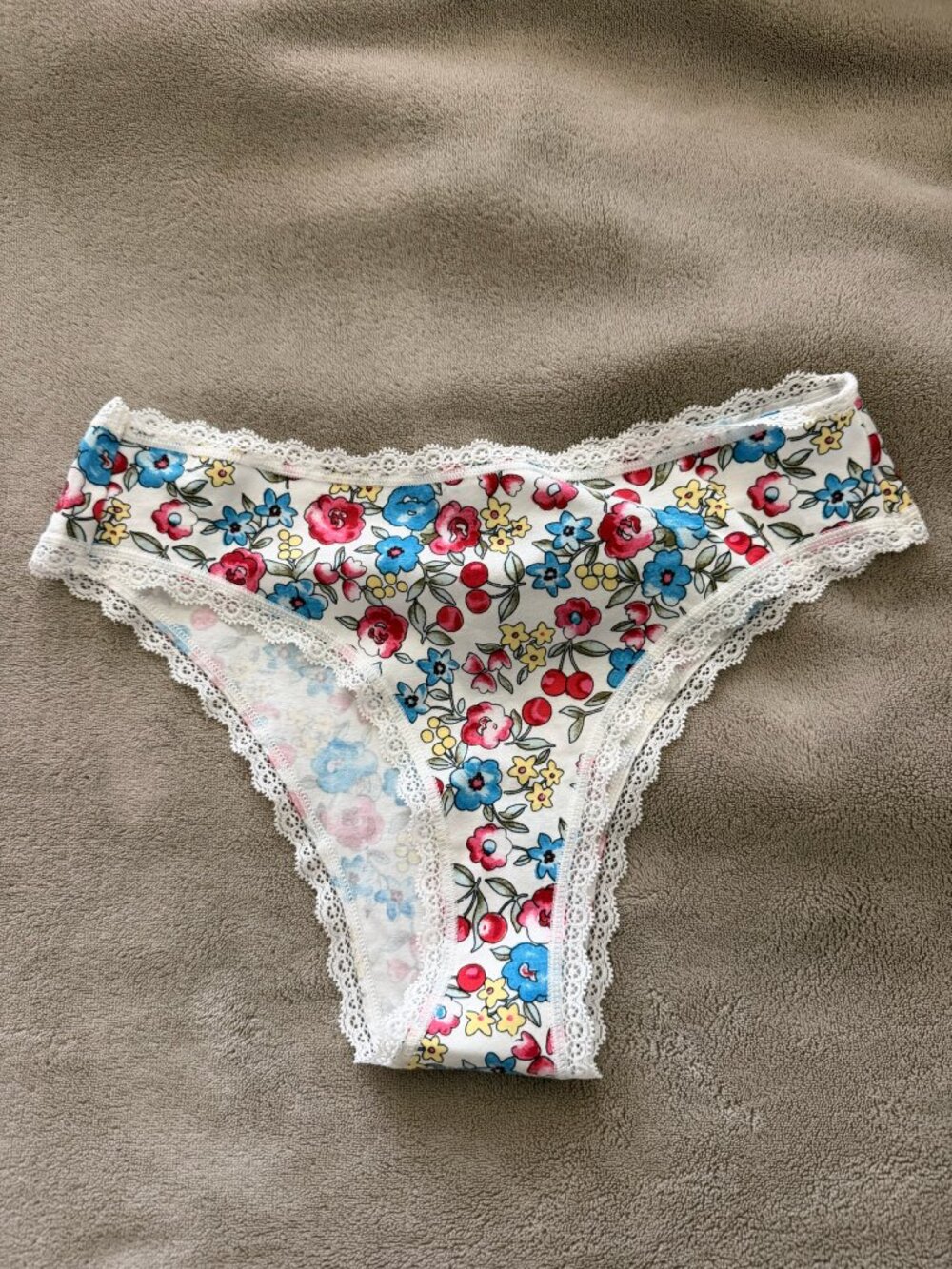 Sexy and Stylish vibrant cotton lace trim bikini/cheeky panties, size M